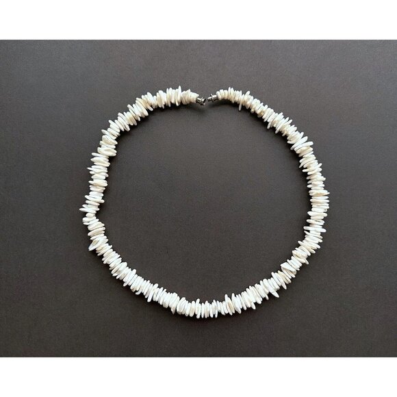 Shell bead, faux beige and white pearls, Olive shell pendant necklace set of 4 - Picture 3 of 10